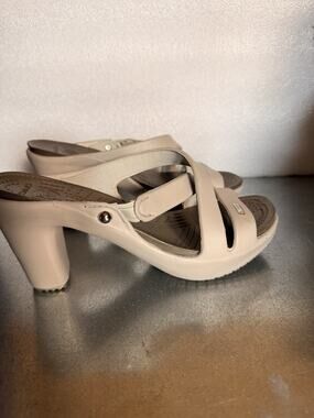 Crocs Cyprus IV Cross Strap High Heel Platform Sandals Beige Bone Women Size W7
